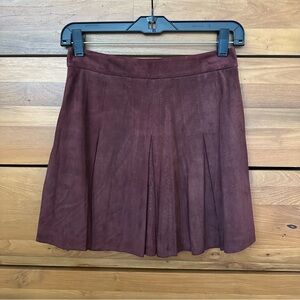 Alice + Olivia Lee Box Pleat Suede Skirt in Burgundy